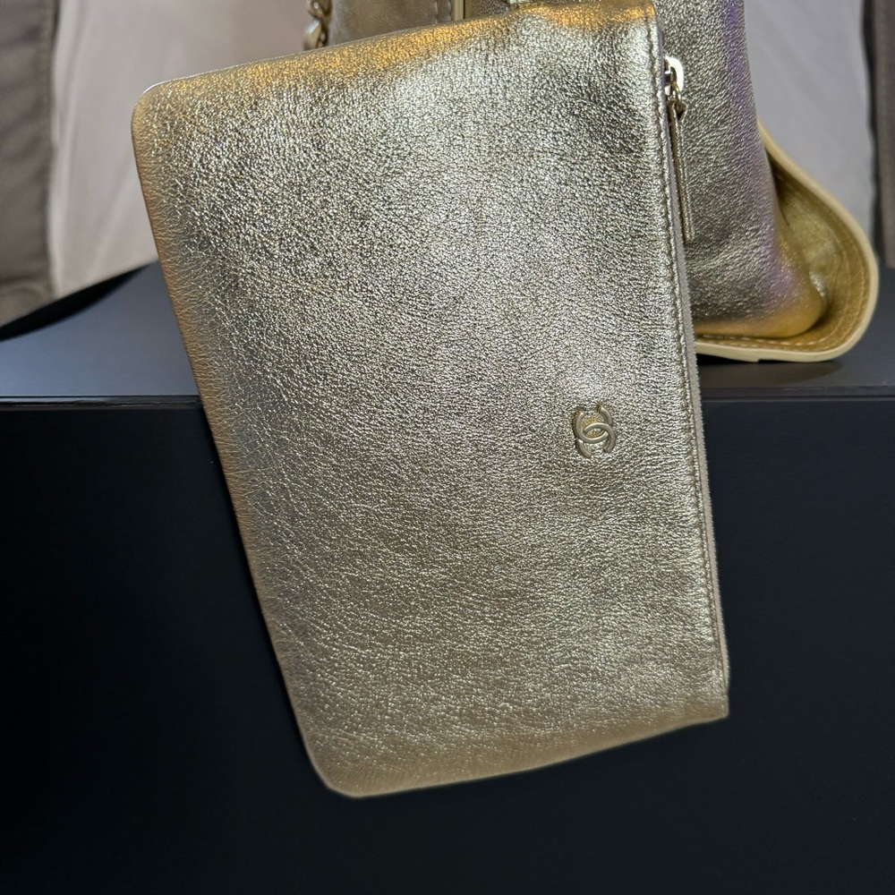 Limited Edition ! NWT Large Gold Calfskin Chanel Deauville Tote - Picture 7 of 15